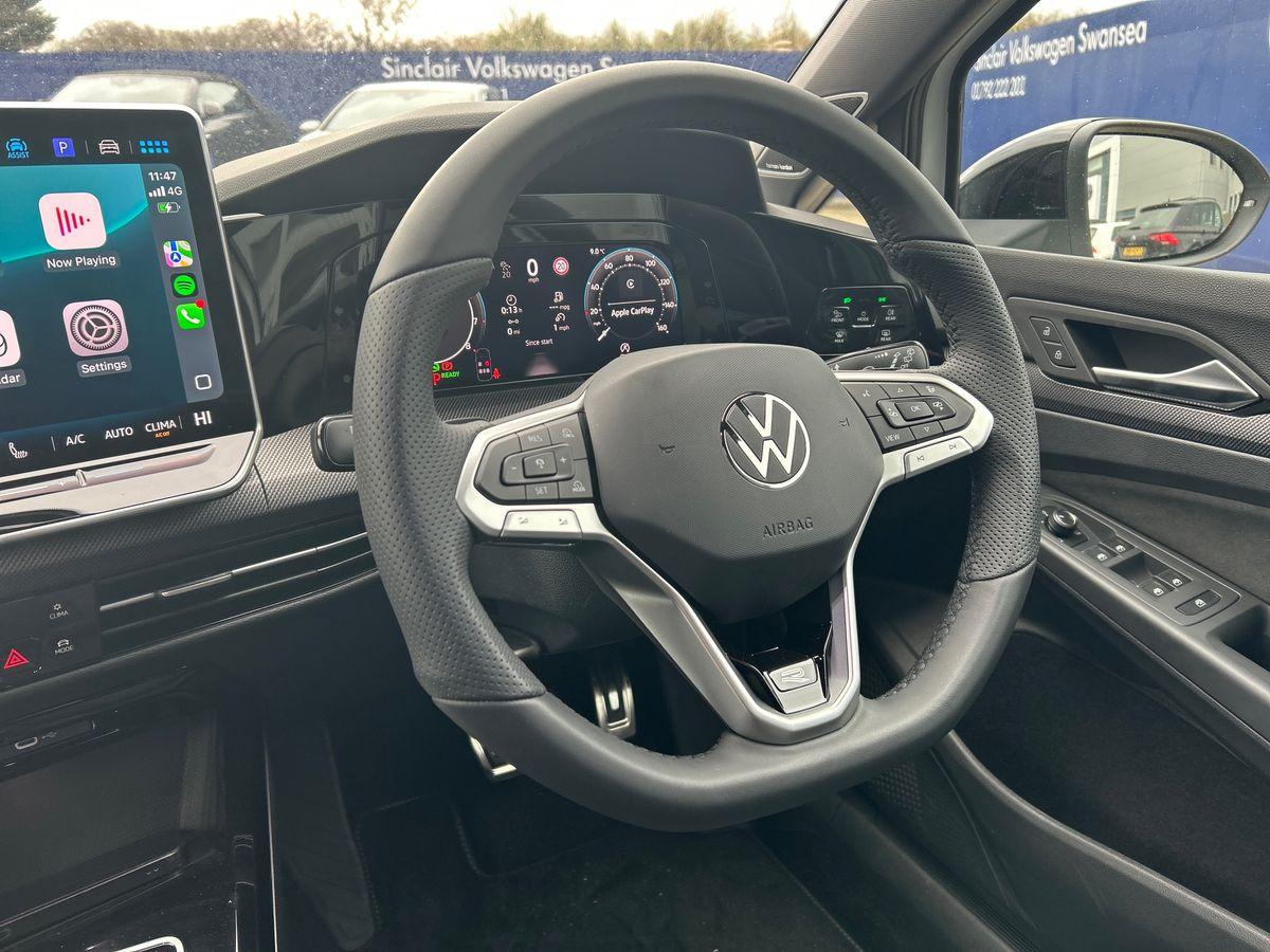 Volkswagen Golf Photo autoimg-978610e2c023a51524c1a6b16ce6dfa3f920730c.jpg