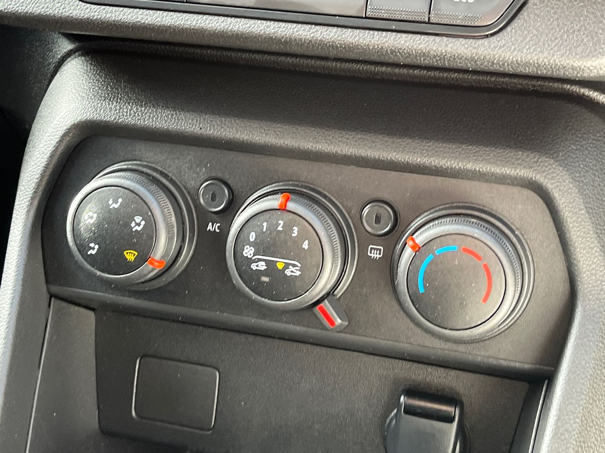 Dacia Sandero Photo 10