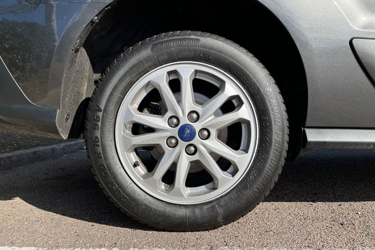 Ford TRANSIT CONNECT Photo 21