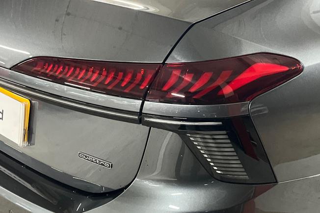 AUDI A6 Saloon Photo 18