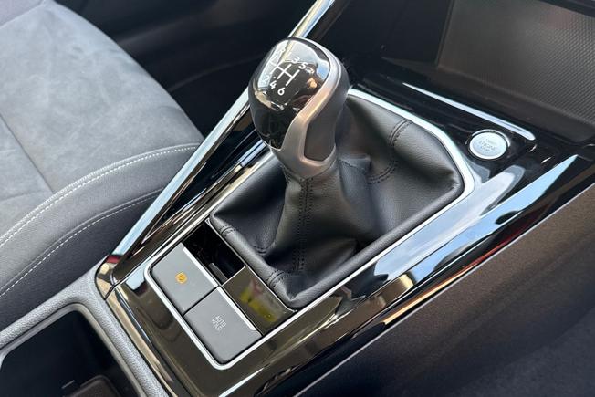 VOLKSWAGEN Golf Photo 31