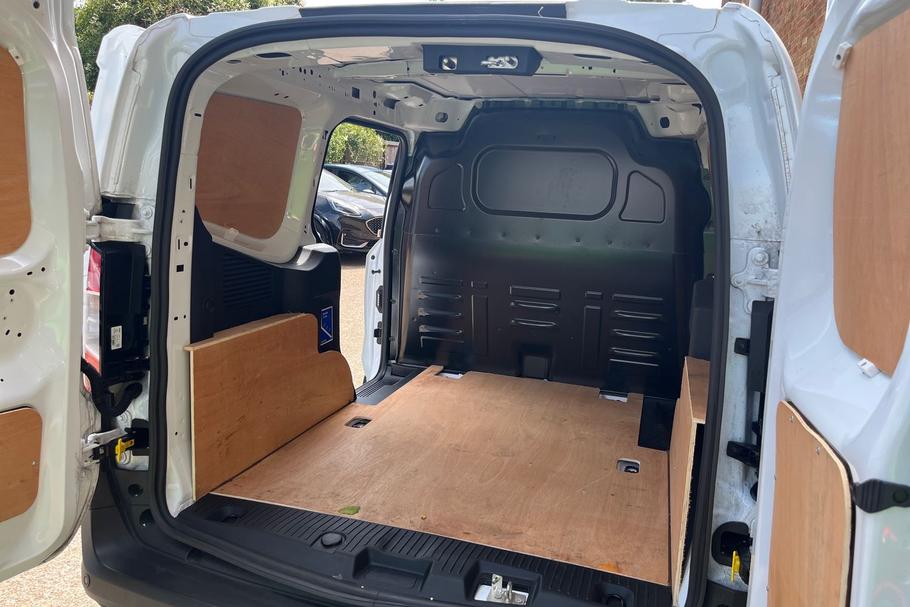Used Ford TRANSIT COURIER DT74KYY 40