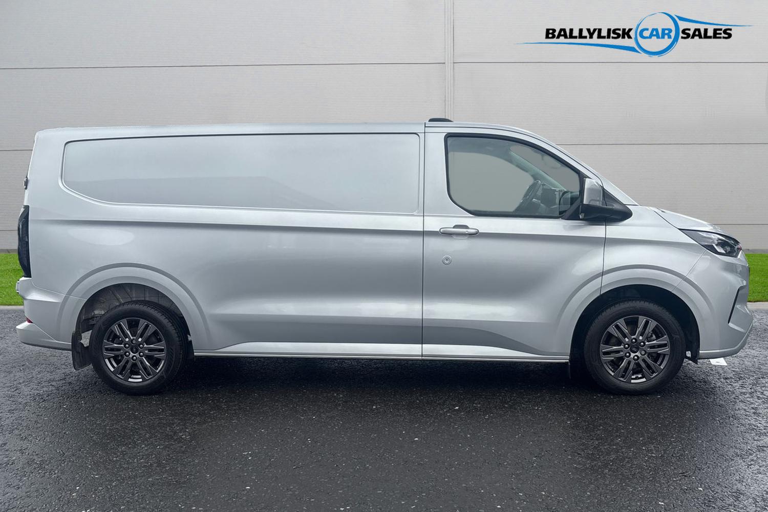 2025 Ford Transit Custom 2.0 280 EcoBlue Limited Panel Van 5dr Diesel Manual L2 H1 Euro 6 (s/s) (136 ps) - vehicle photo 3 for sale on PureCar