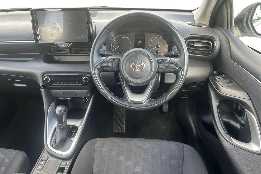 Toyota YARIS Photo autoimg-97985b989580e37e7bc7b3fc7e9387a2f8fa5149.jpg
