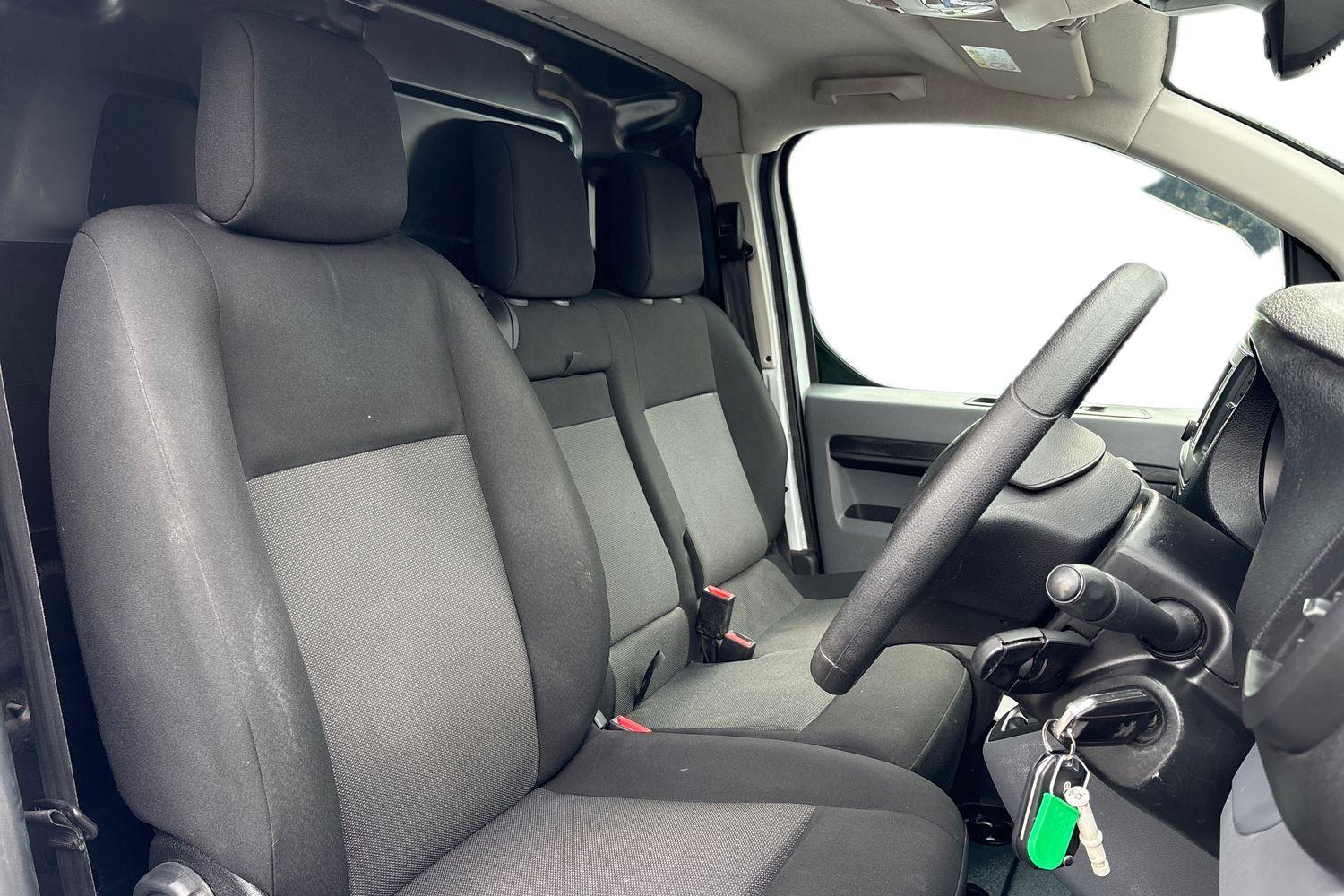 Peugeot EXPERT Photo 10