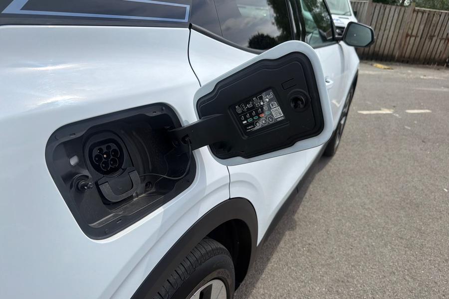 Ford Explorer Photo autoimg-979c9b07ffb0c2dcb7e8aab7c61487a01d9037b2.jpg