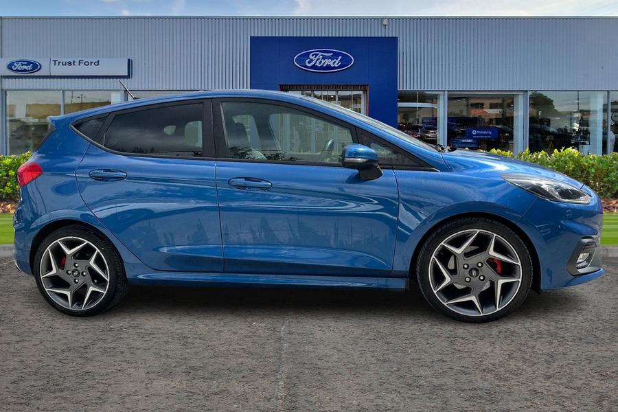 Ford FIESTA Photo autoimg-979d5cfbbd61f31ad58e9d0034b85c6885edbf63.jpg