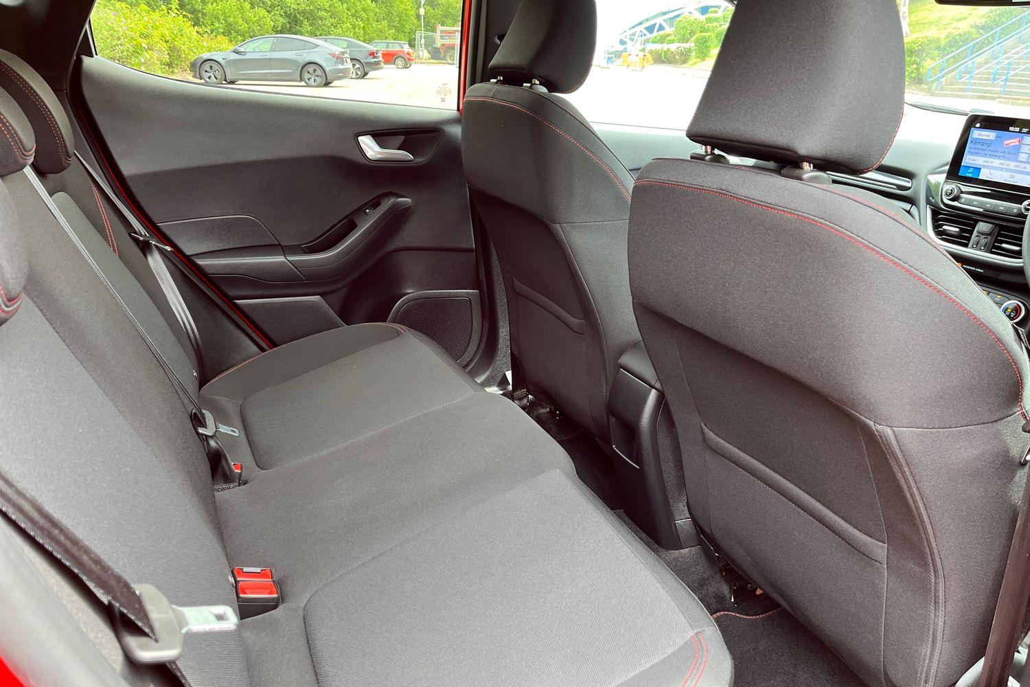 Ford Fiesta Photo 37