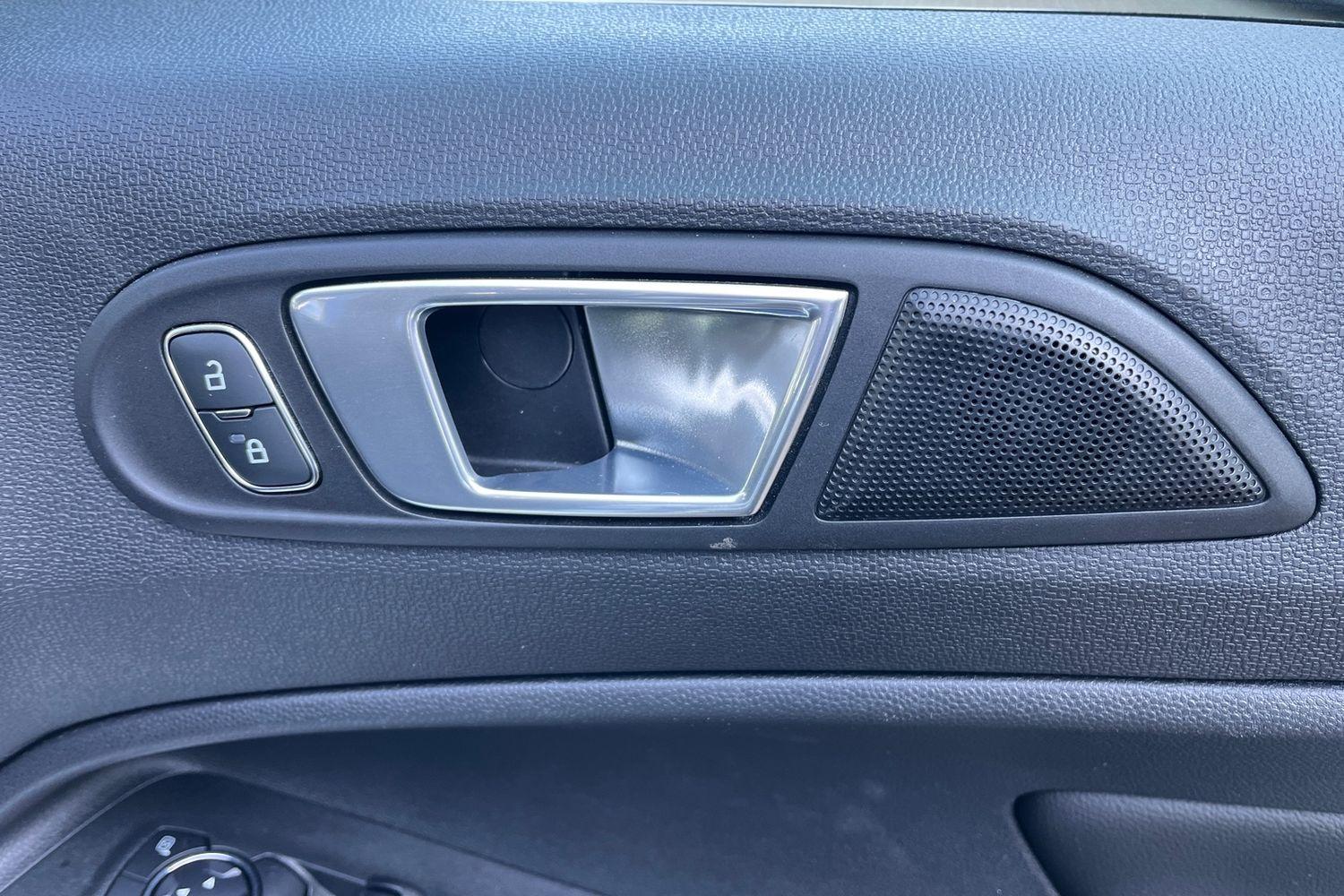 Ford EcoSport Photo 28