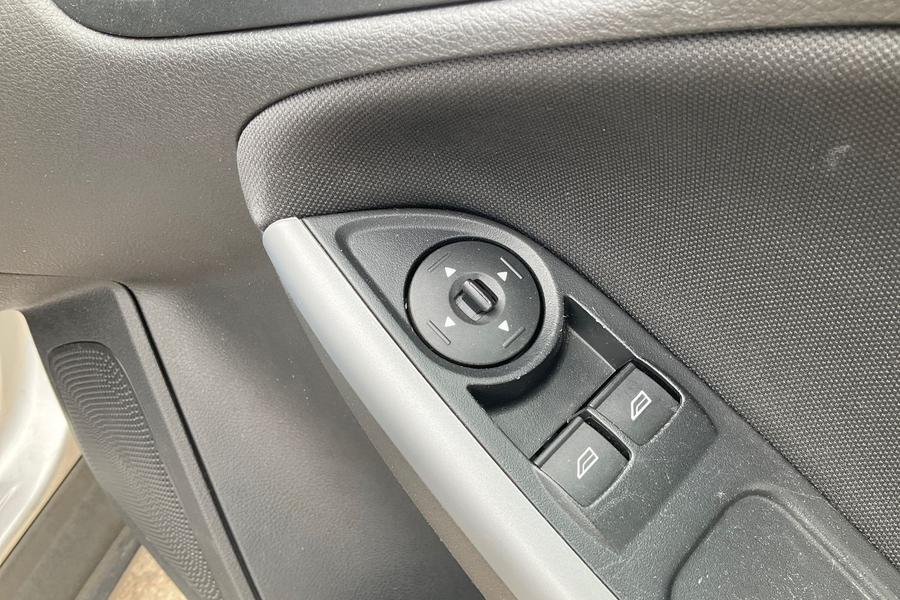 Ford FOCUS Photo autoimg-97a1b781e9c96ae73ae9d55a869ef84de003f307.jpg