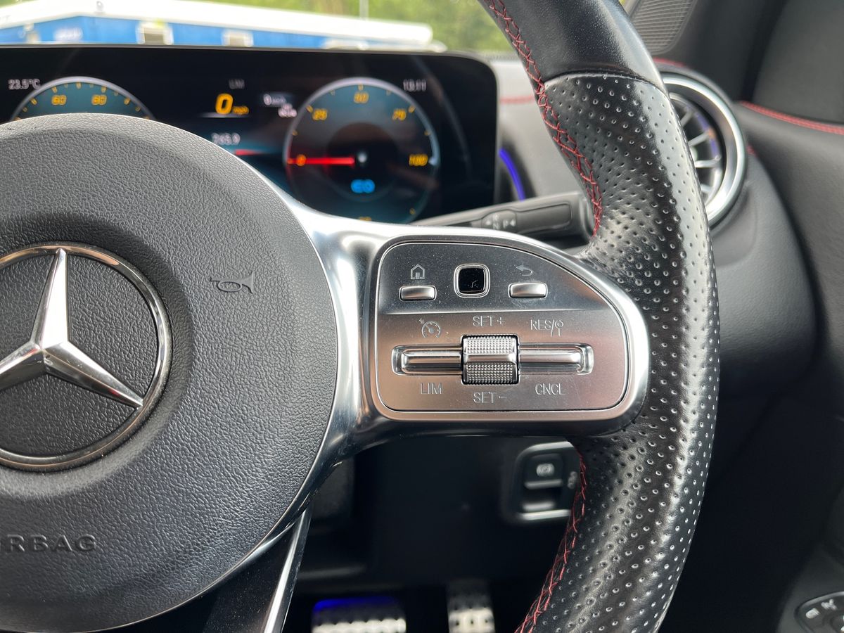 Mercedes-Benz EQB Photo 16