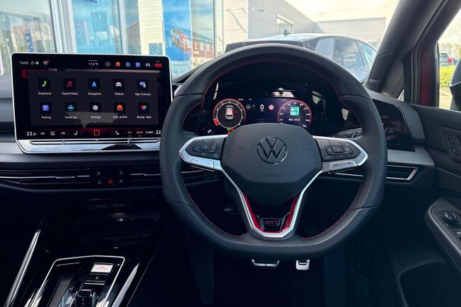 Volkswagen Golf Photo 11