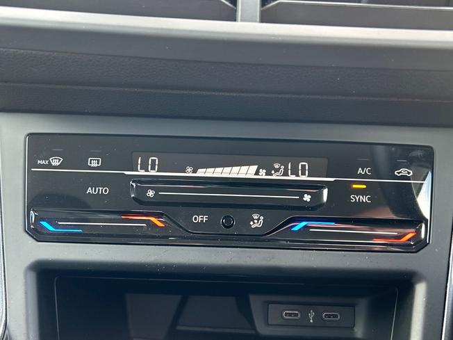 VOLKSWAGEN Polo Photo 45