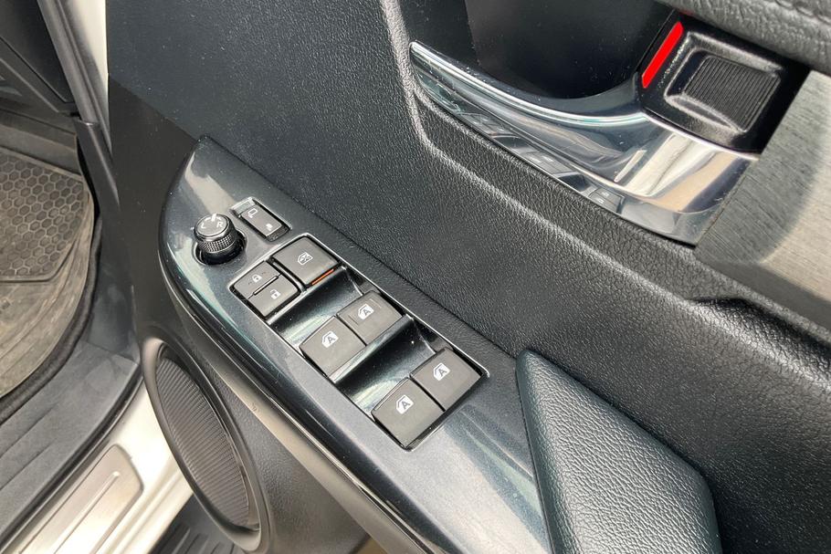 Used Toyota HILUX LS23OLX 25