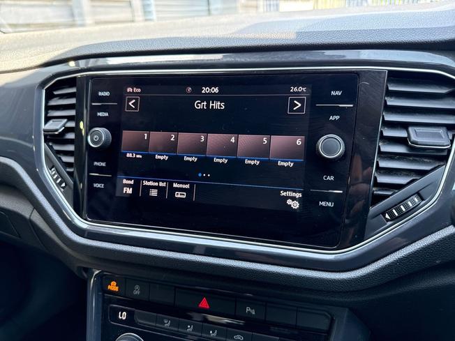 VOLKSWAGEN T-Roc Photo 13