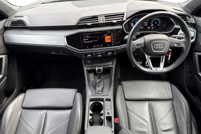 AUDI Q3 Photo 10