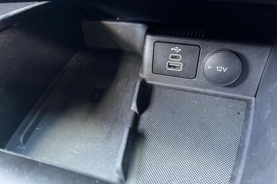 Ford Kuga Photo autoimg-97b1605d26db71d1001cbb24b0a1638c6bf40010.jpg