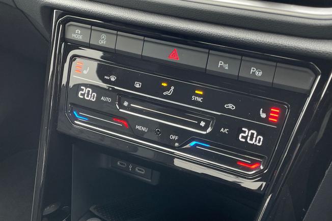 VOLKSWAGEN T-Roc Photo 34