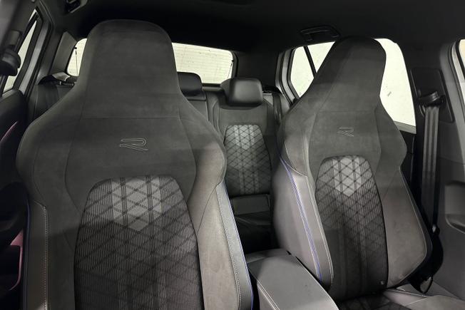 VOLKSWAGEN Golf Photo 25