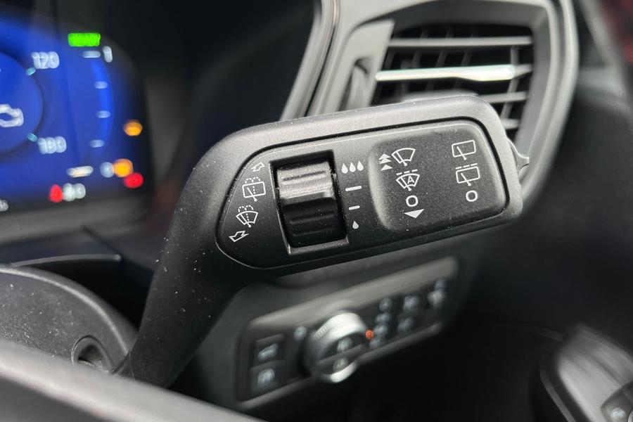 Ford KUGA Photo autoimg-97bb98f6d00f0849388e0f279be7b3c91a23c8e0.jpg