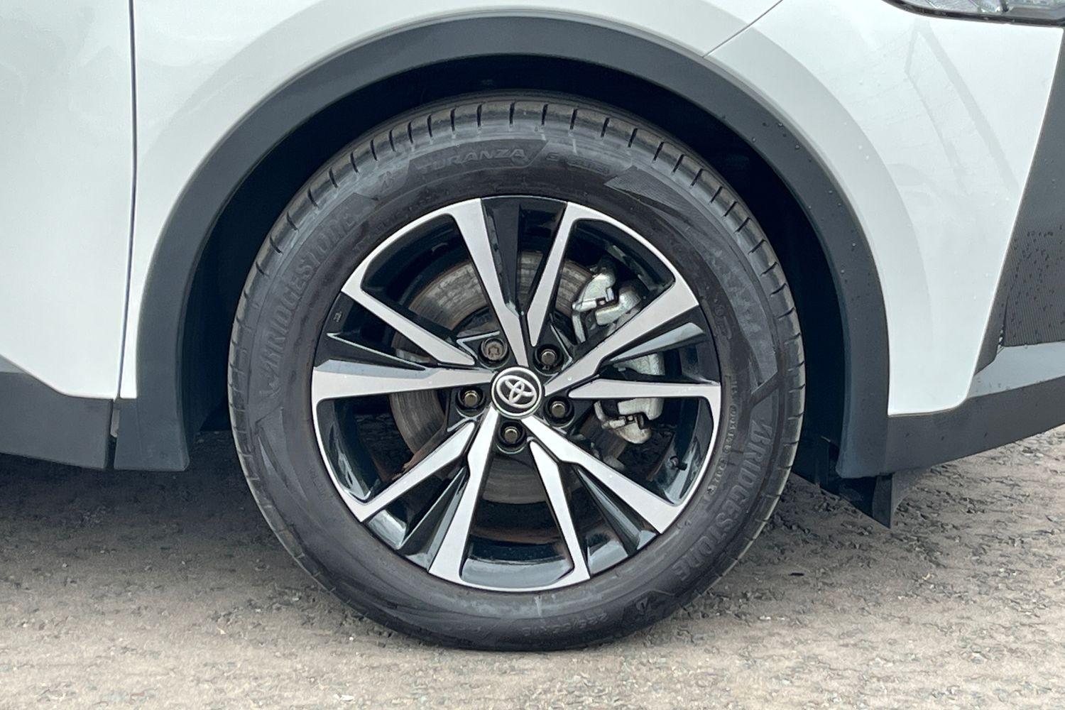 Toyota C-HR Photo 7