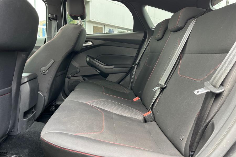 Ford FOCUS Photo autoimg-97c66fee6f077ac7da48d01fc9c02bdd8755e858.jpg