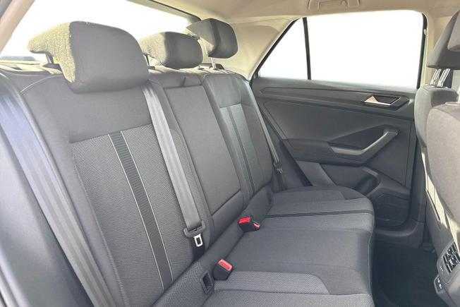VOLKSWAGEN T-Roc Photo 9