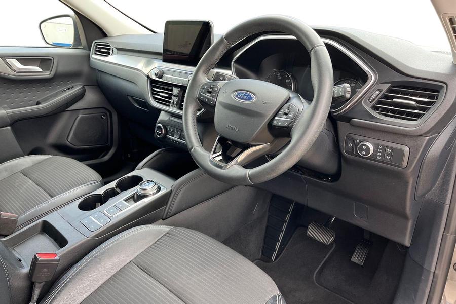 Ford Kuga Photo autoimg-97cff6724de075e8e0c3ef0908af7b9f497dabf3.jpg