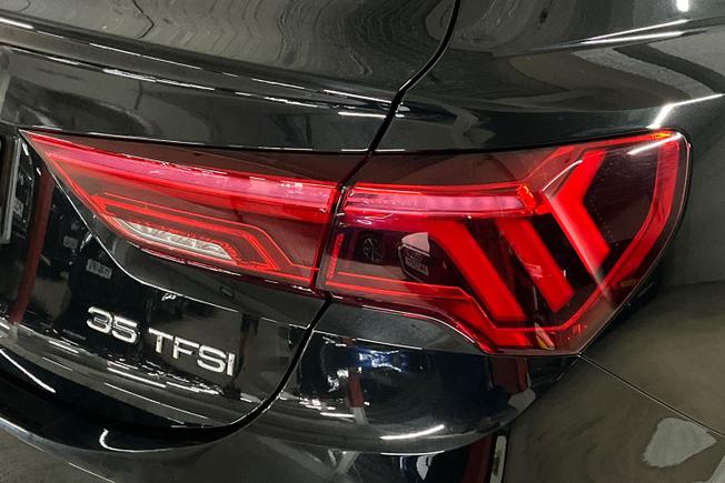 AUDI Q3 Photo 18
