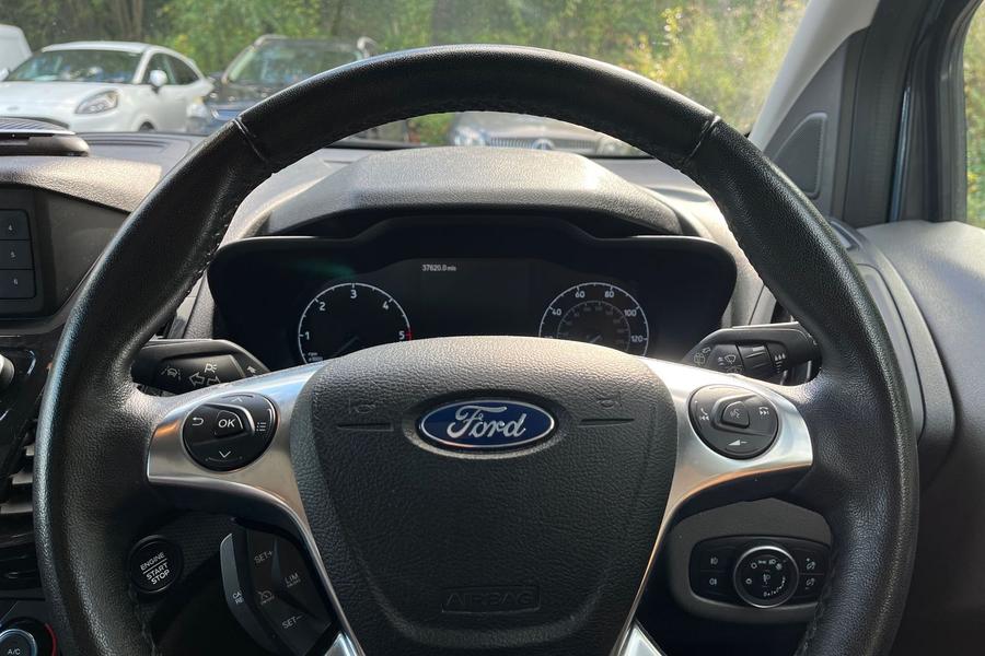 Ford Tourneo Connect Photo autoimg-97db59748781223305a32080571f0e78915a82b0.jpg
