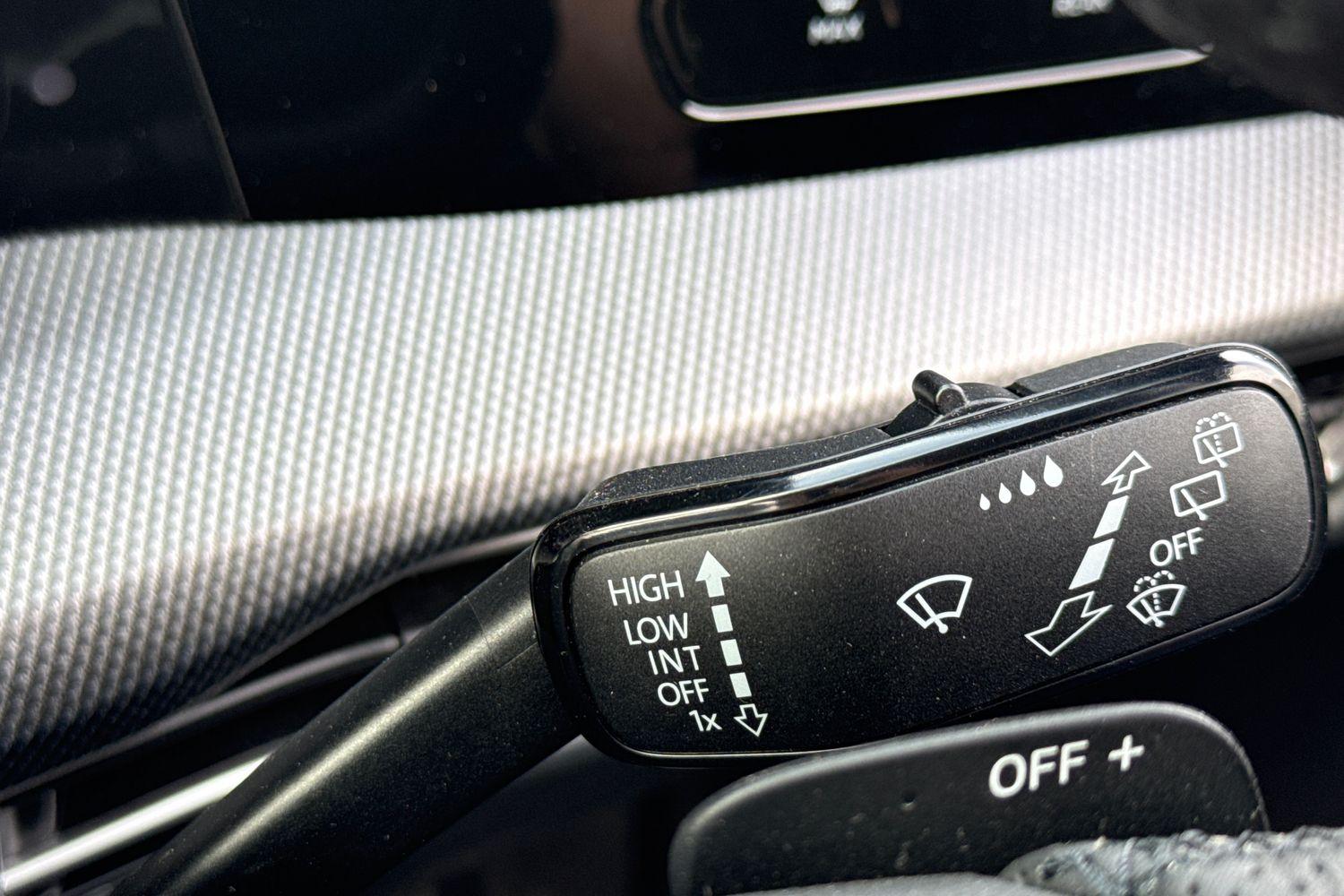 Volkswagen GOLF Photo 14