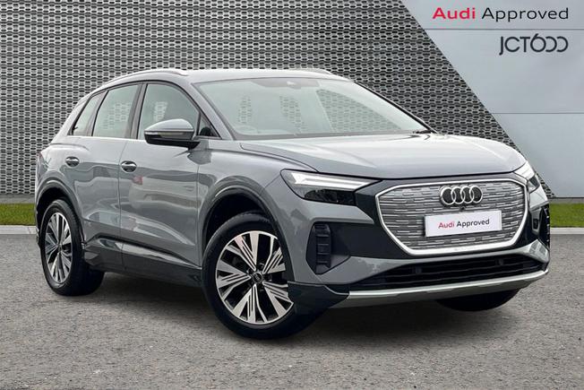 AUDI Q4 e-tron Photo 1