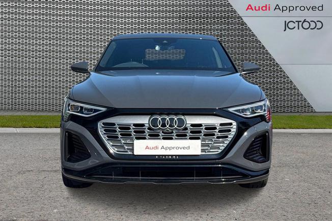 AUDI Q8 E-Tron Photo 8