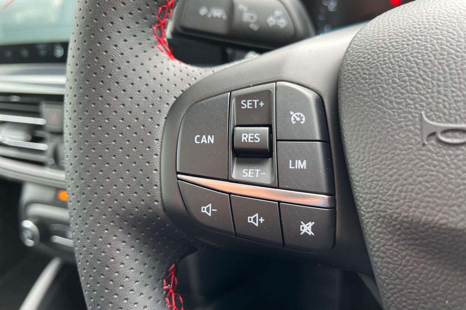 Ford FOCUS Photo 27