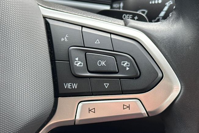 VOLKSWAGEN T-Roc Photo 17