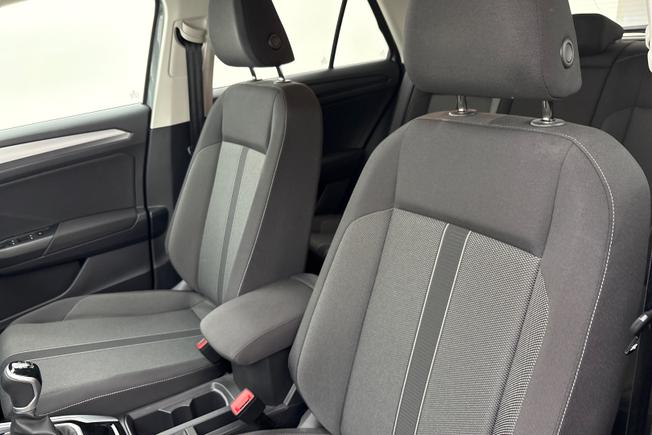 VOLKSWAGEN T-Roc Photo 32