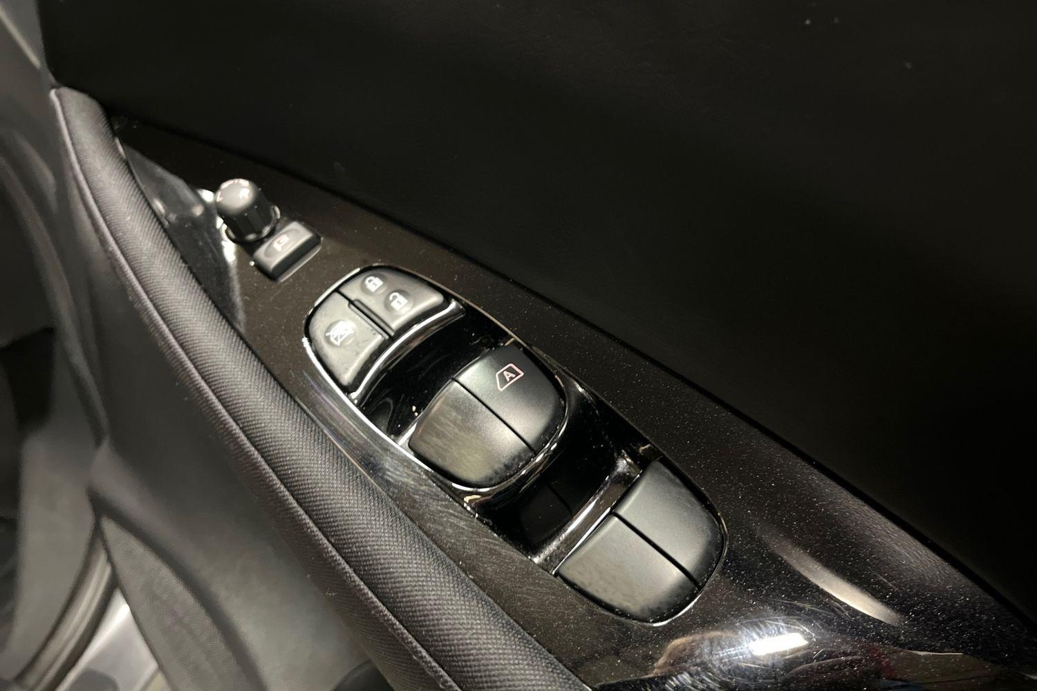 Nissan LEAF Photo 15