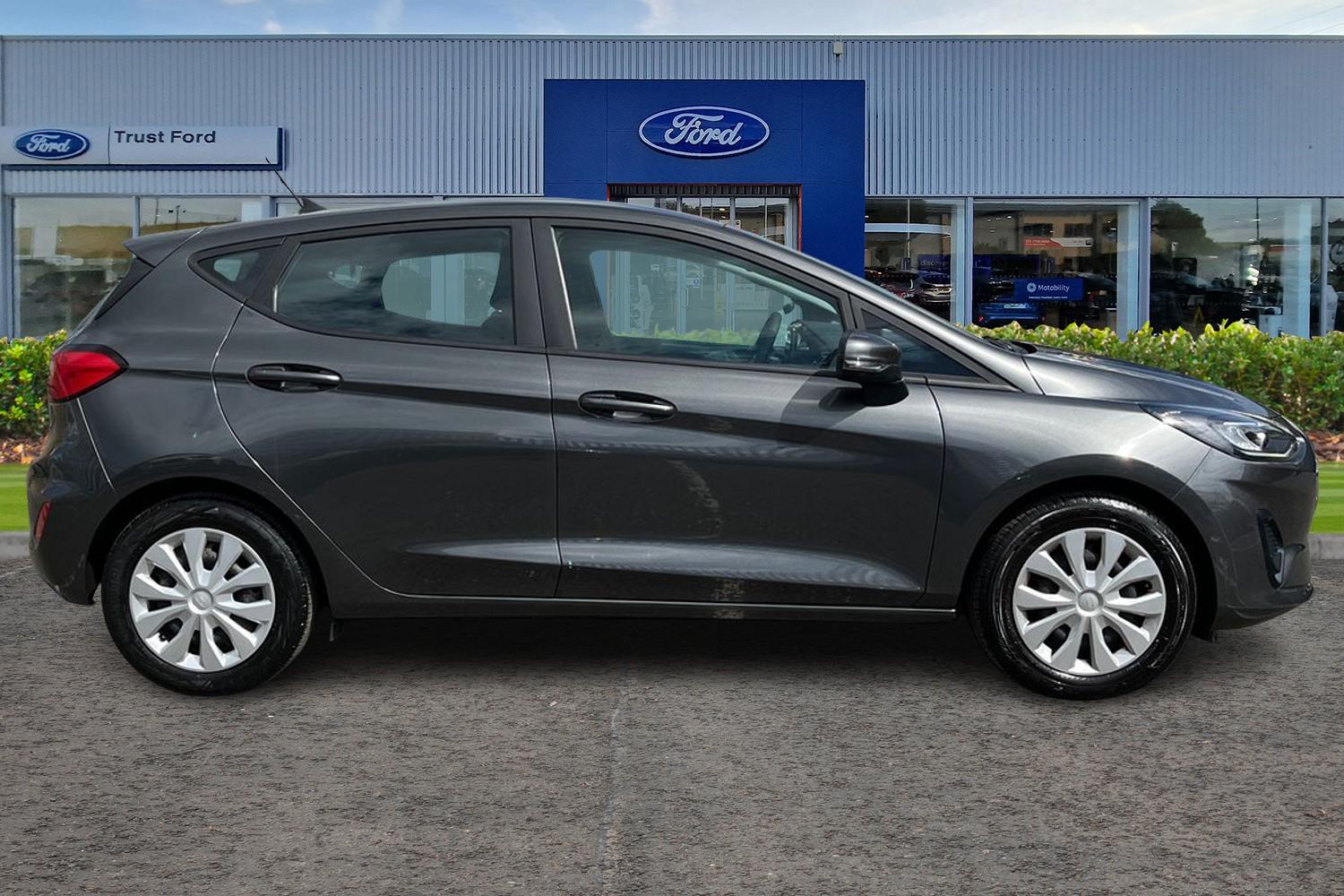Ford FIESTA Photo 2