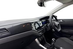 VOLKSWAGEN Polo Photo 2