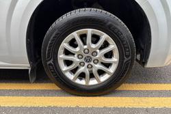 VOLKSWAGEN Transporter Photo 5