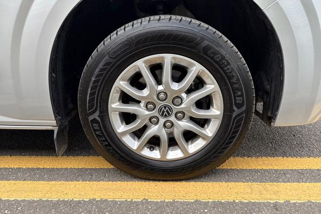 VOLKSWAGEN Transporter Photo 5