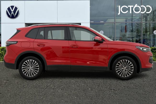 VOLKSWAGEN Tiguan Photo 4