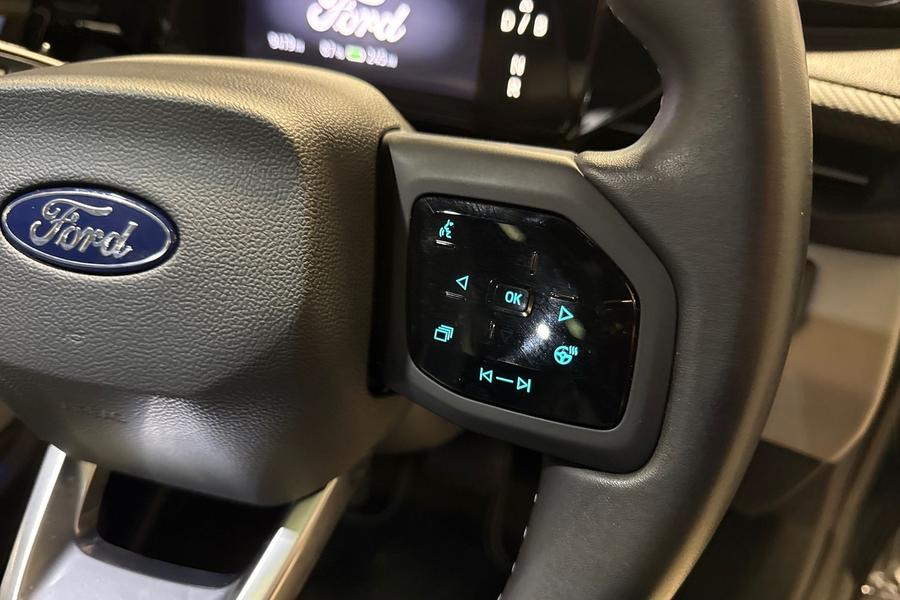 Ford Explorer Photo autoimg-9808142ef561cfd5a494cf5de552d07ce70ba269.jpg