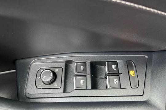 Volkswagen T-roc Photo autoimg-98082c2b9d9cf97c53f78d5465b9b0c955ea29f3.jpg