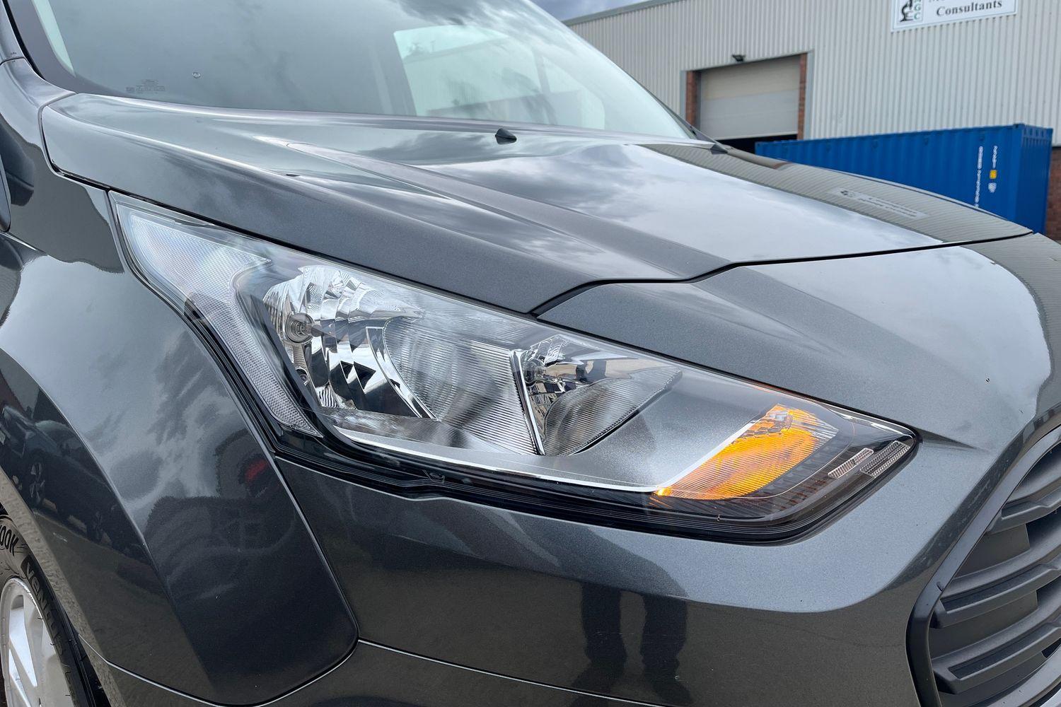 Ford TRANSIT CONNECT Photo 38