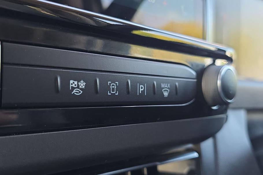 Used Ford TRANSIT CUSTOM NUGGET WO25UYN 34
