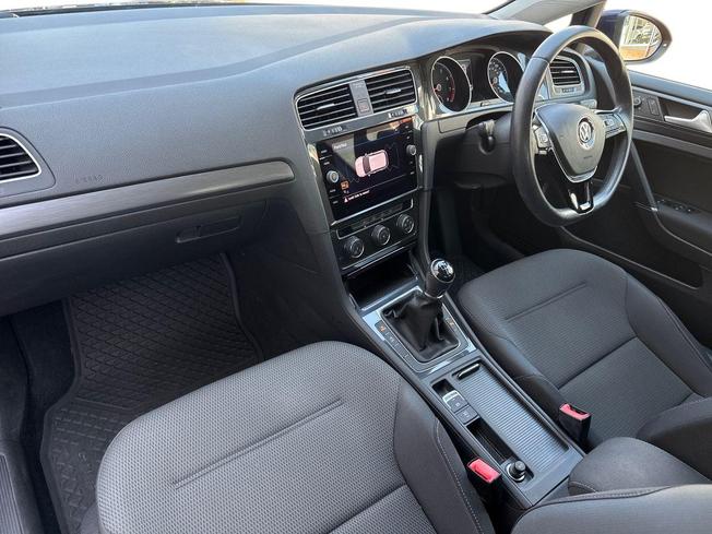 VOLKSWAGEN Golf Photo 2