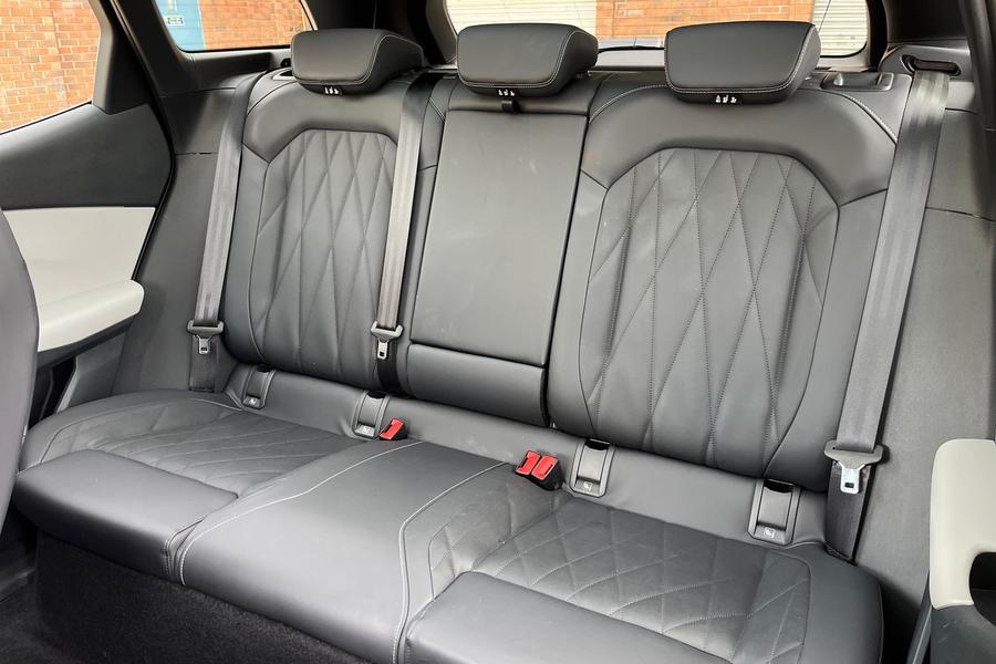 Ford Explorer Photo autoimg-98175a6028c8ddf422a466c521c92afbc01dd072.jpg