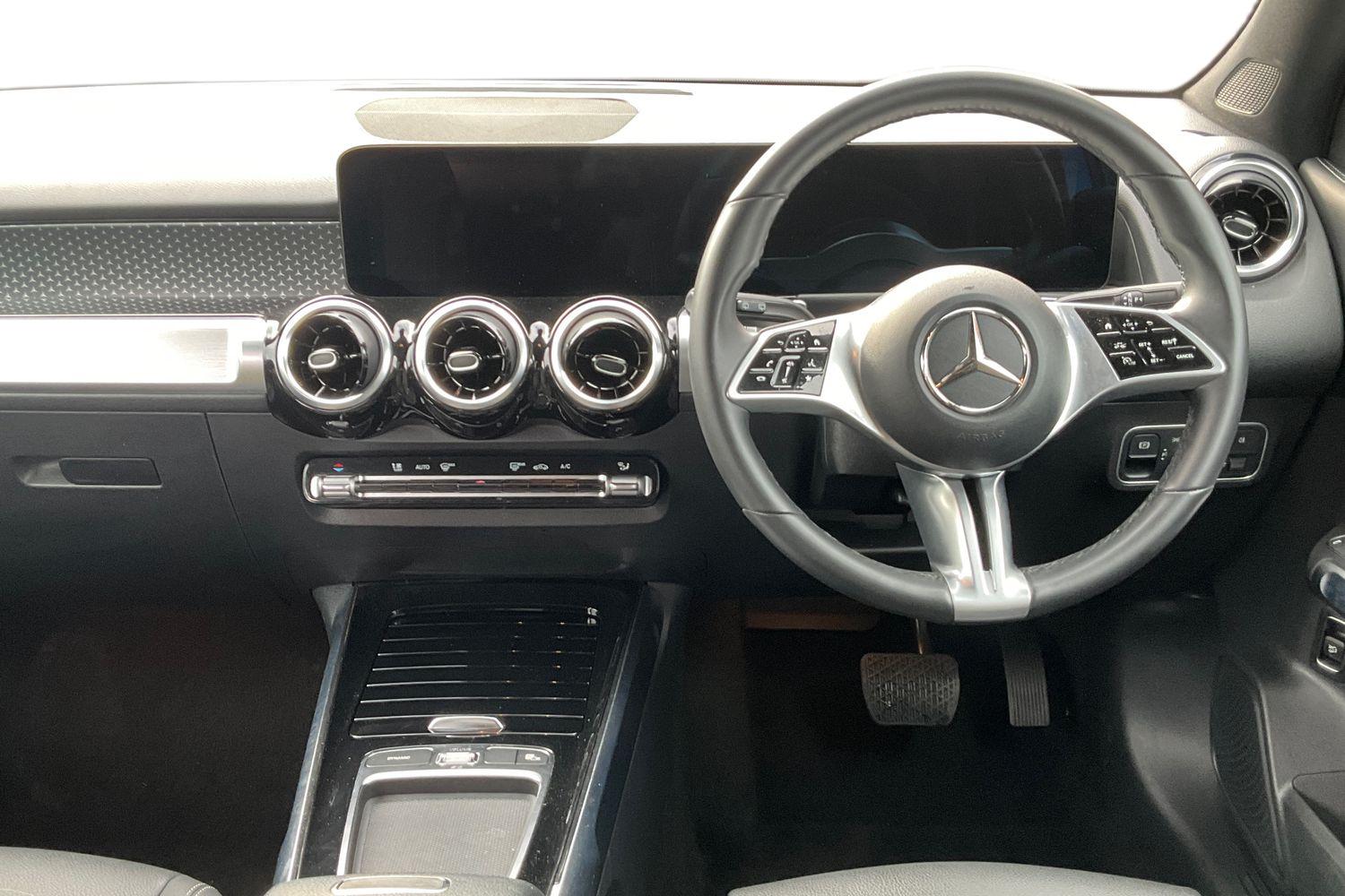 Mercedes-Benz GLB Photo 10
