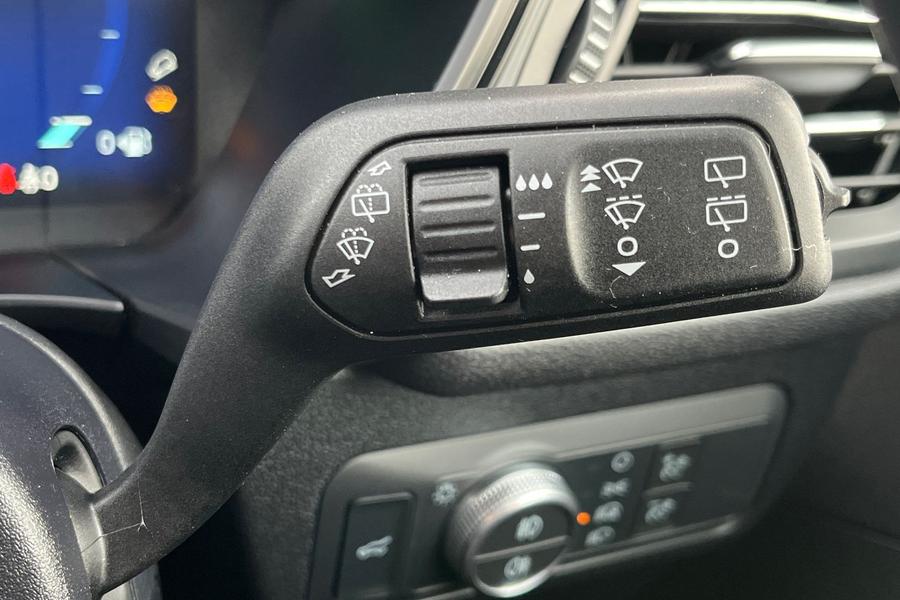 Ford KUGA Photo autoimg-98216be761b61be6867bd8adf6f699927a541c30.jpg
